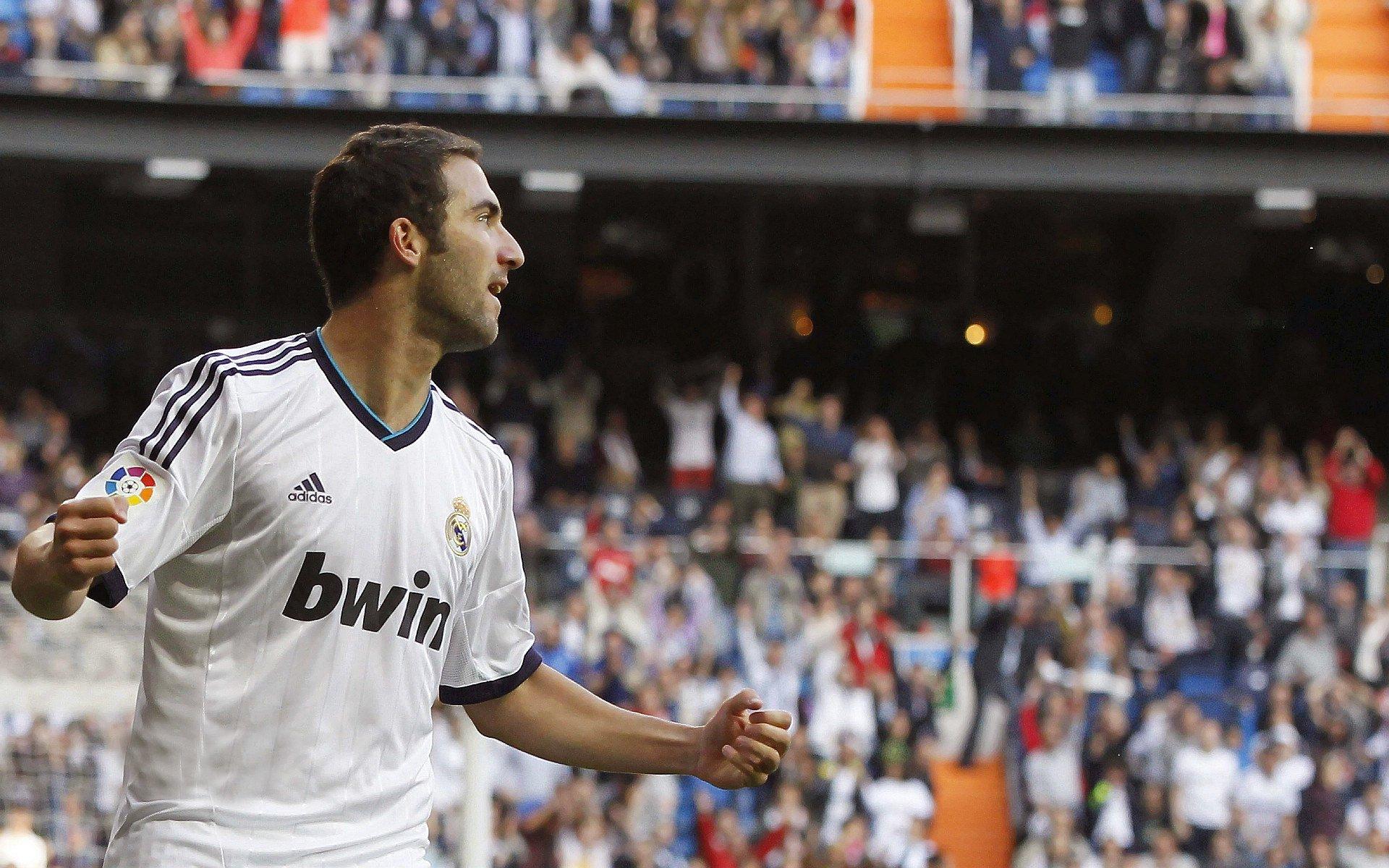 裁判马宁执法90分钟零出牌引热议，是完美控制还是规则漏洞？