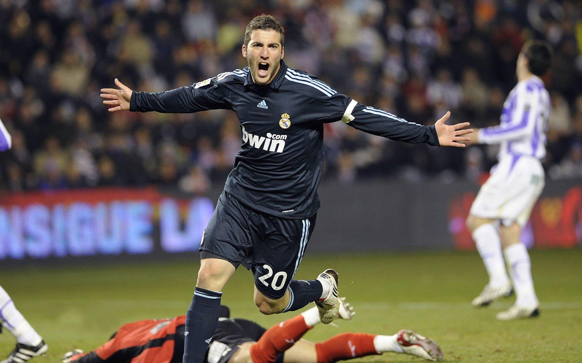 皇家马德里西超杯大胜宿敌，维尼修斯帽子戏法力夺桂冠